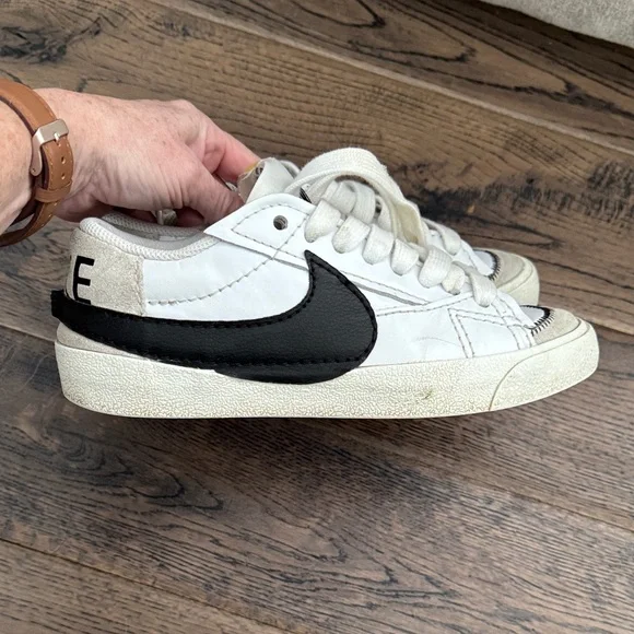 Nike Big Kids size 6 sneakers - Picture 7 of 12